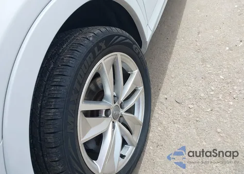 2016 Audi Q3 2.0T Premium Plus z USA, uszkodzony, nr VIN WA1EFCFS2GR013881